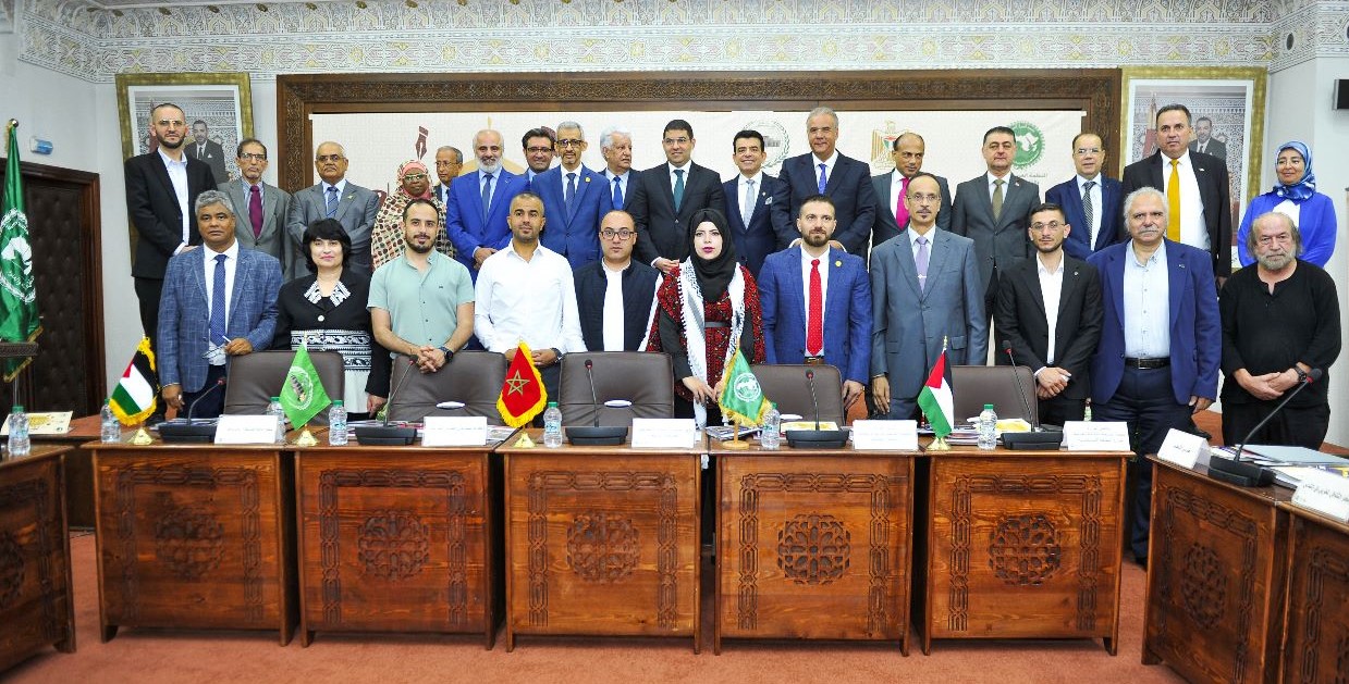 المشاركون في اللقاء