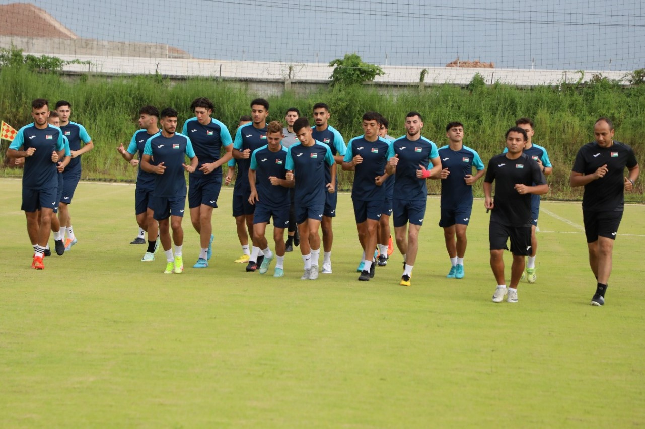 جانب من استعدادات المنتخب للقاء اليمن 