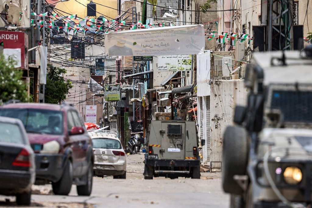 قوات الاحتلال الإسرائيلي تقتحم مخيم بلاطة للاجئين شرق نابلس (تصوير: أ ف ب)