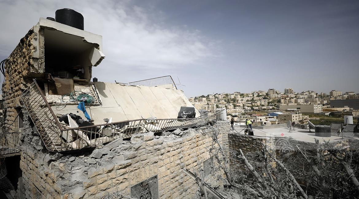 منزل عائلة الشهيد محمد شهاب الذي هدمه الاحتلال صباح اليوم في الرام/ تصوير: تامر بانا