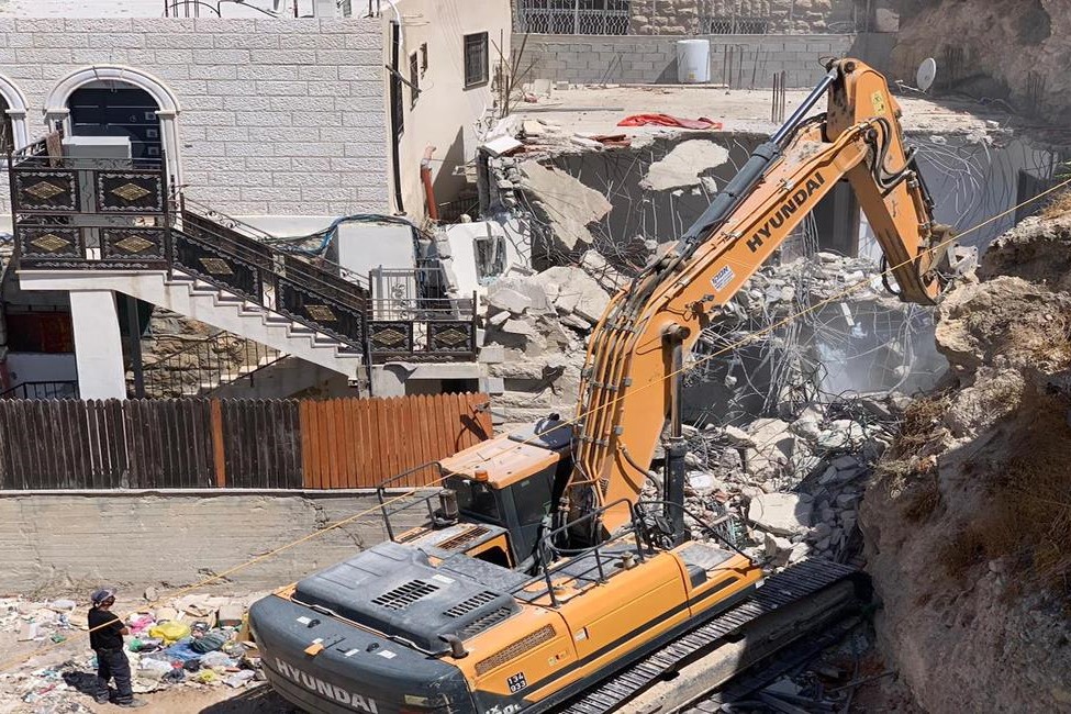 الاحتلال يواصل عمليات هدم منازل الفلسطينيين في القدس المحتلة (تصوير: عفيف عميرة/ وفا)