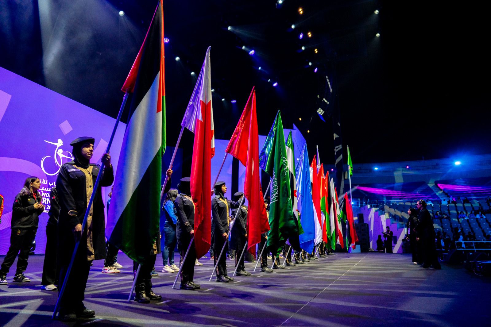 علم فلسطين يرفع في افتتاح دورة ألعاب الأندية العربية للسيدات التي تقام في الشارقة