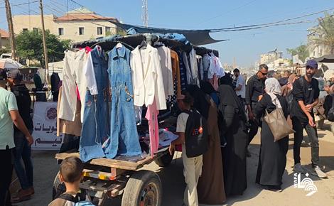 نازحون في خان يونس يلجؤون إلى البسطات لتأمين لقمة العيش نازحون في خان يونس يلجؤون إلى البسطات لتأمين لقمة العيش