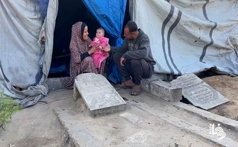 خيمة بين القبور خيمة بين القبور